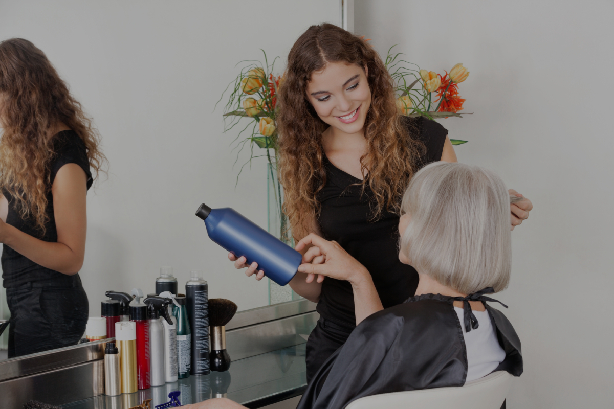 Upselling en cross-selling in je salon (zonder dat het ongemakkelijk wordt)