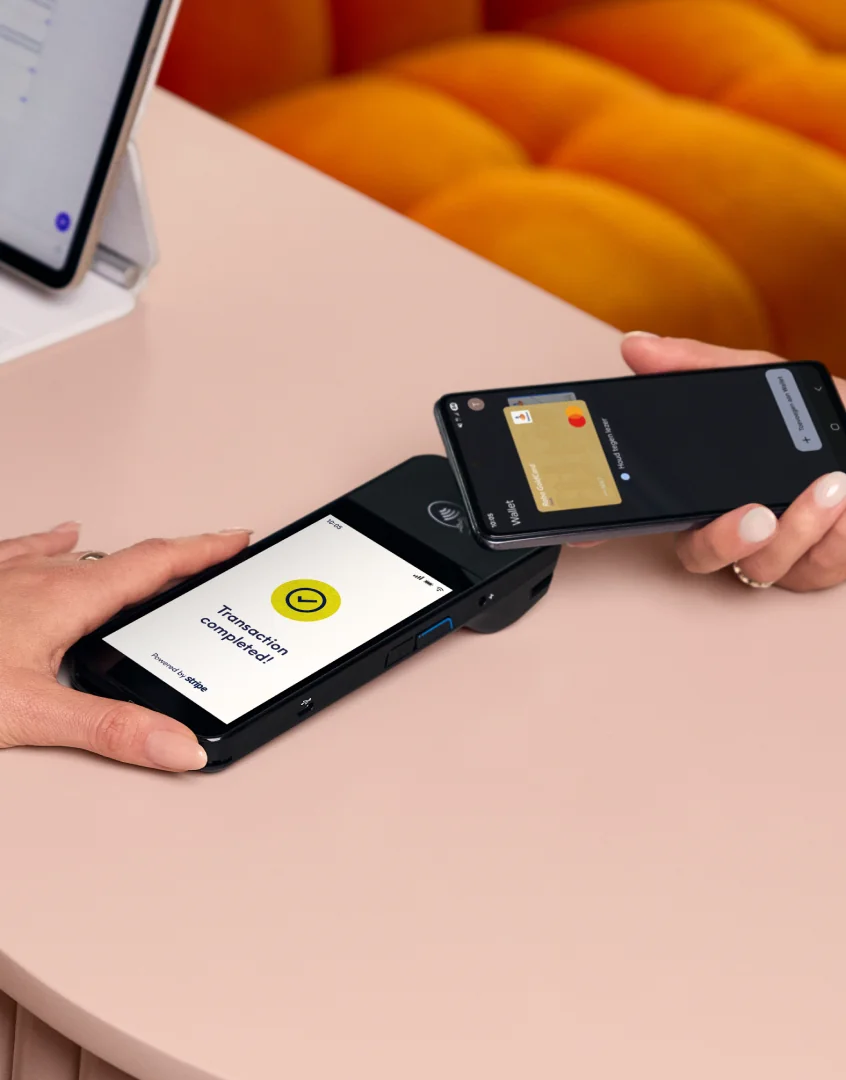 Contactloze betaling met een Treatwell Pay-betaalterminal, transactie voltooid
